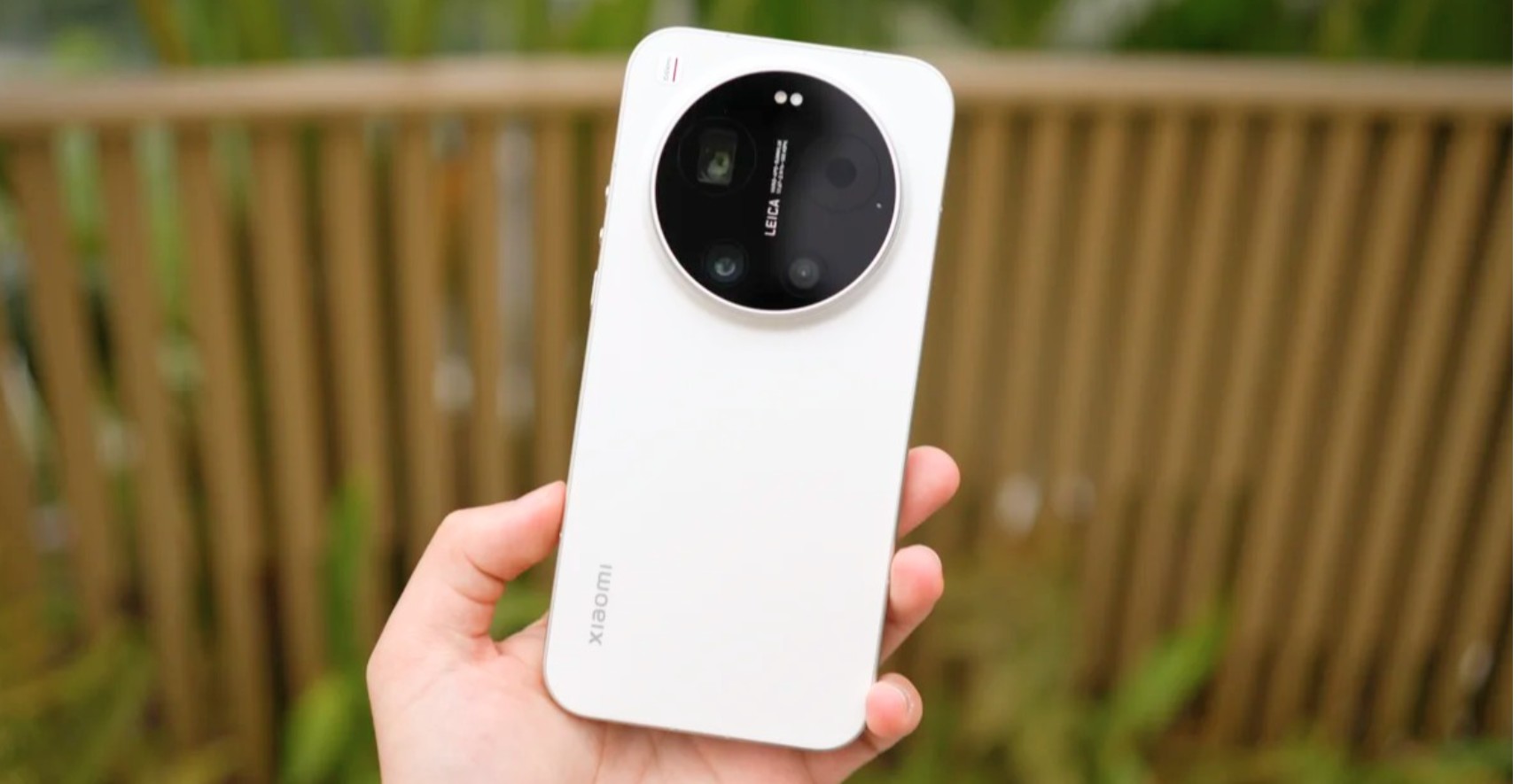 Màn hình Xiaomi 17 Ultra: LTPO OLED 6.9 inch 120Hz, độ sáng cao và trải nghiệm hiển thị thực tế